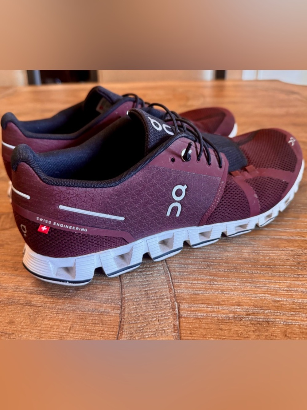 On Running Men's 10.5 Maroon and White Cloudrunning Athletic Shoes